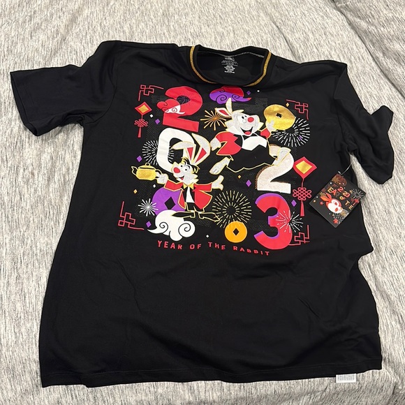 White Rabbit and March Hare T-Shirt for Adults. Year of Rabbit. Brand New Medium - Picture 1 of 8